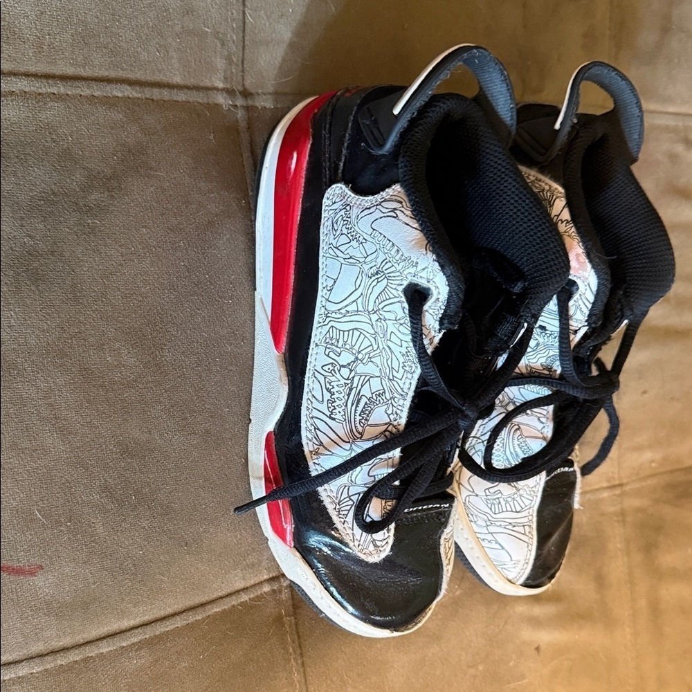 Jordan Kids Sneakers - Black, White, and Red - Picture 2 of 3